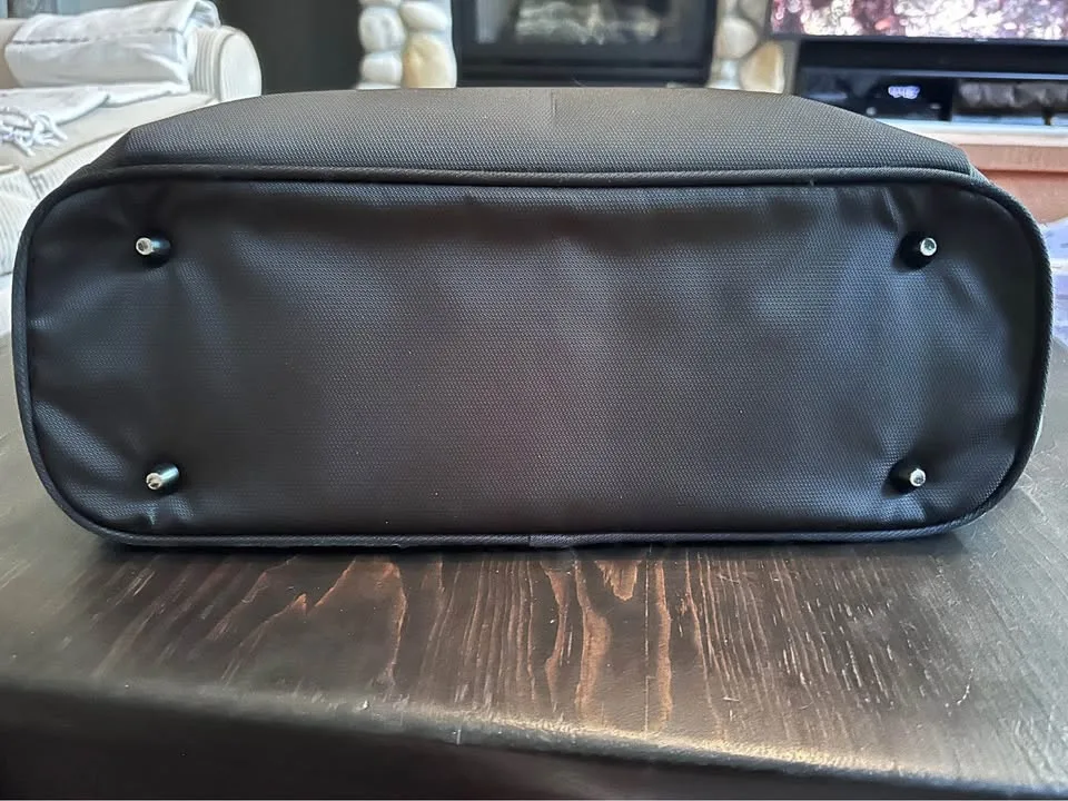 it Luggage black Weekender Traveler Tote Handbag image indicator(4)