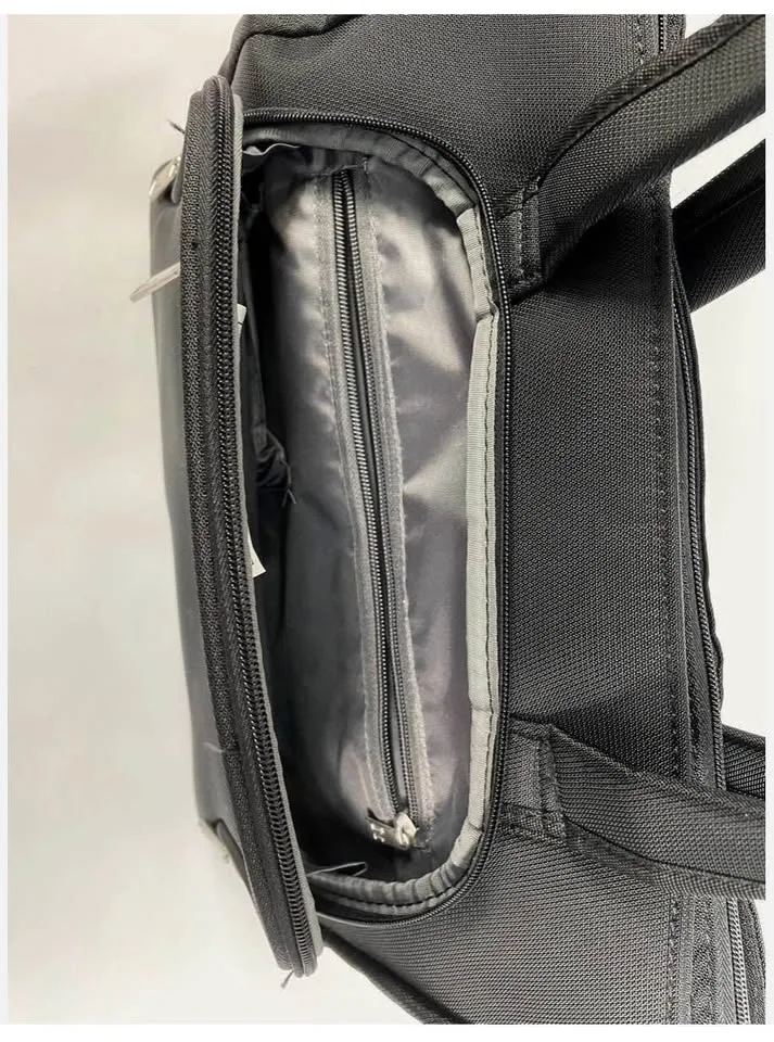 it Luggage black Weekender Traveler Tote Handbag image indicator(6)