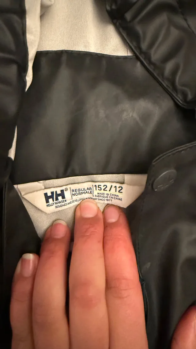 Helly Hansen kids raincoat image indicator(2)