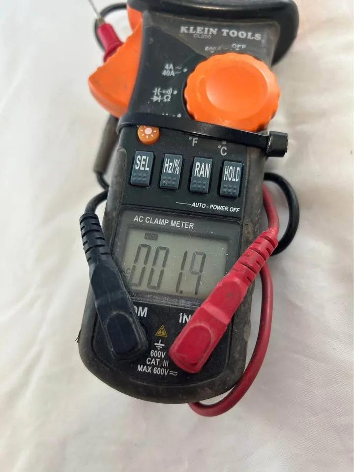 Klein Tools CL200 AC Clamp Meter image indicator(3)