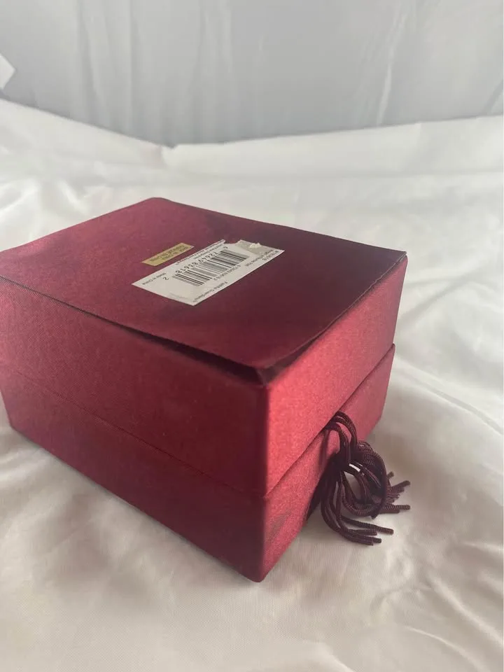 Faithful Guardians Angel - Nurse’s Angel Figurine image indicator(4)