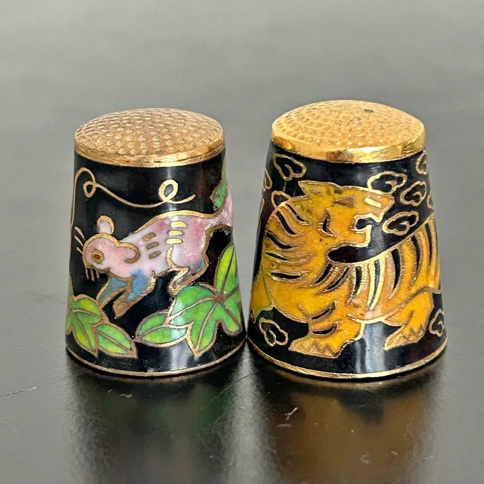 Pair of Vintage Chinese Cloisonné Thimbles thumbnail