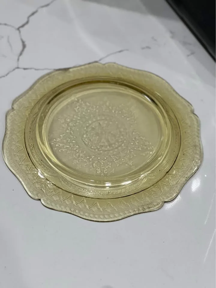 Federal Amber Depression Glass Plate Vintage image indicator(3)