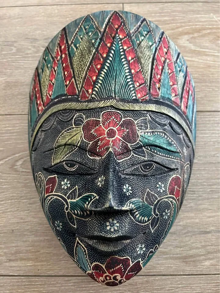 Balinese Mask – Floral Batik Design 11" thumbnail
