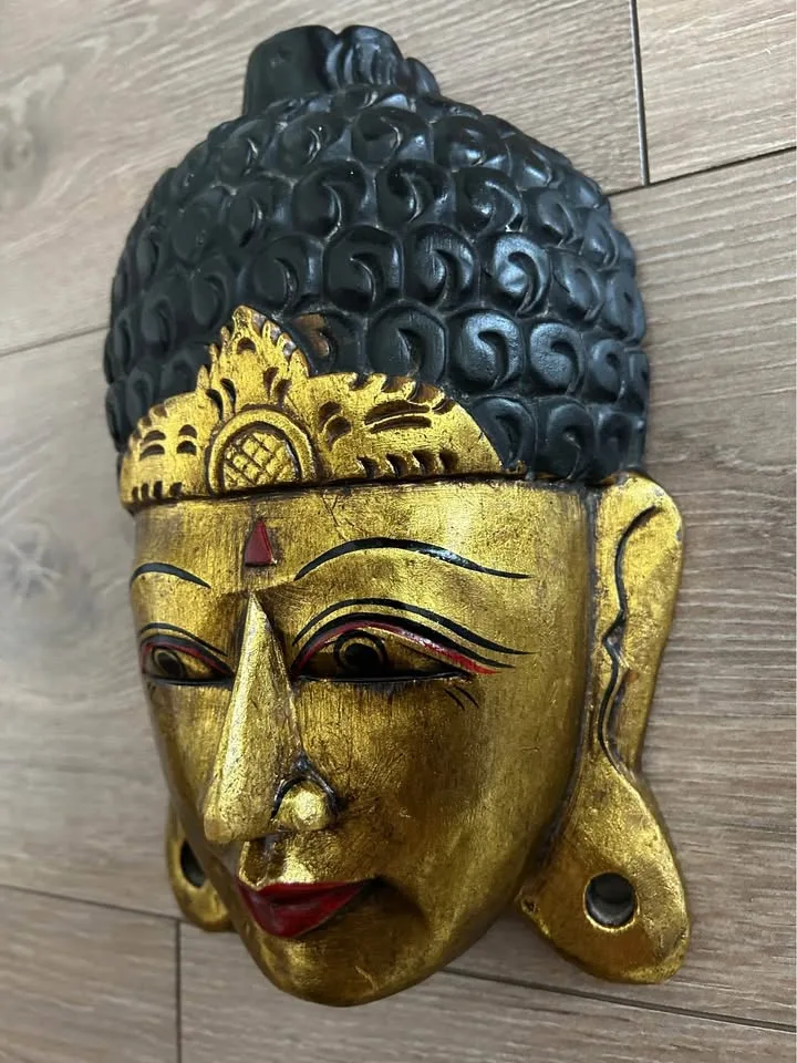 Hand-Painted Buddha Face Wall Mask – Gold & Black Wood Art 8” image indicator(4)