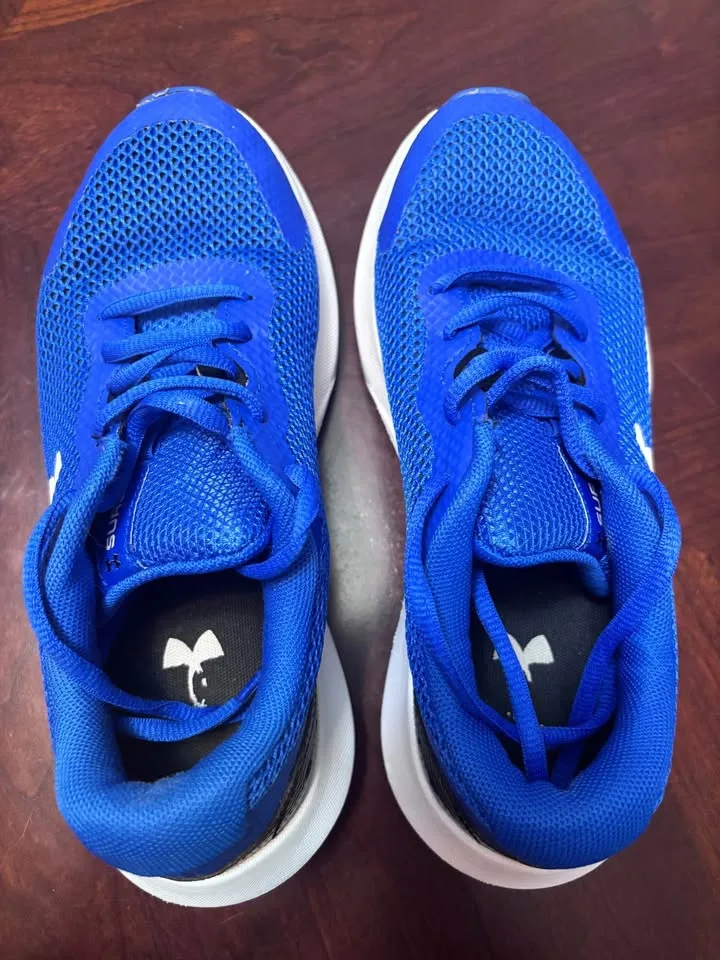 Under Armour Surge 3 Boys' Grade School Running Shoes image indicator(4)