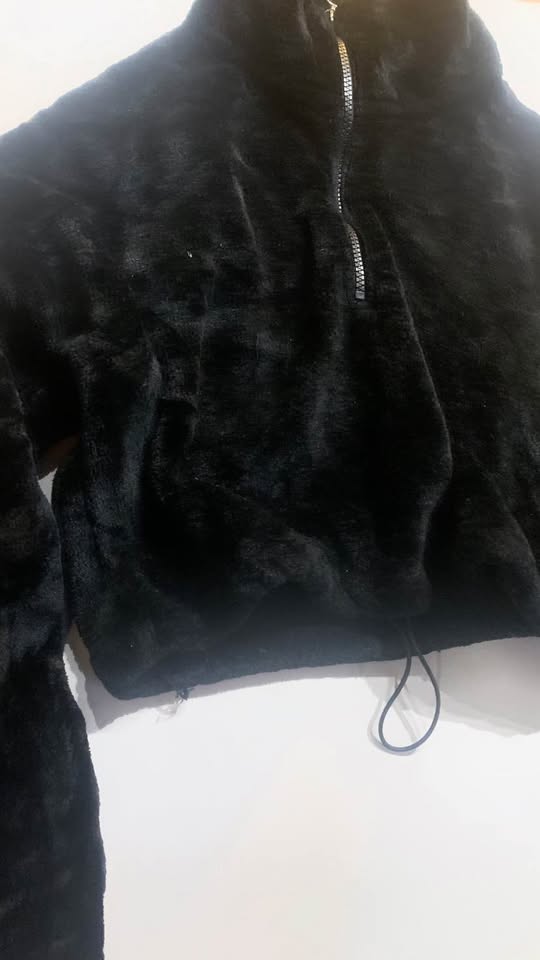 🖤 Cozy & Chic Faux Fur Crop Pullover - Quarter-Zip! - photo 2