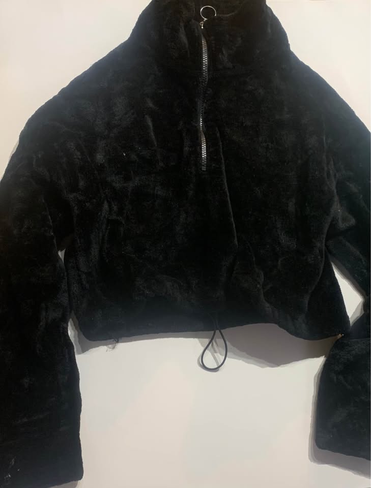 🖤 Cozy & Chic Faux Fur Crop Pullover - Quarter-Zip! - photo 4