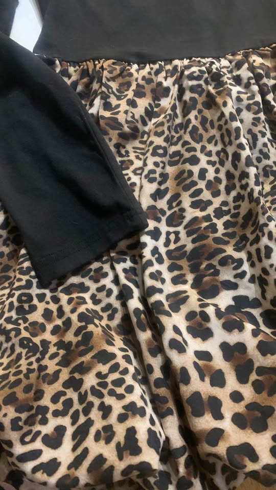 🐾 Chic Leopard Print Long-Sleeve Dress - Bubble Hem! - photo 3