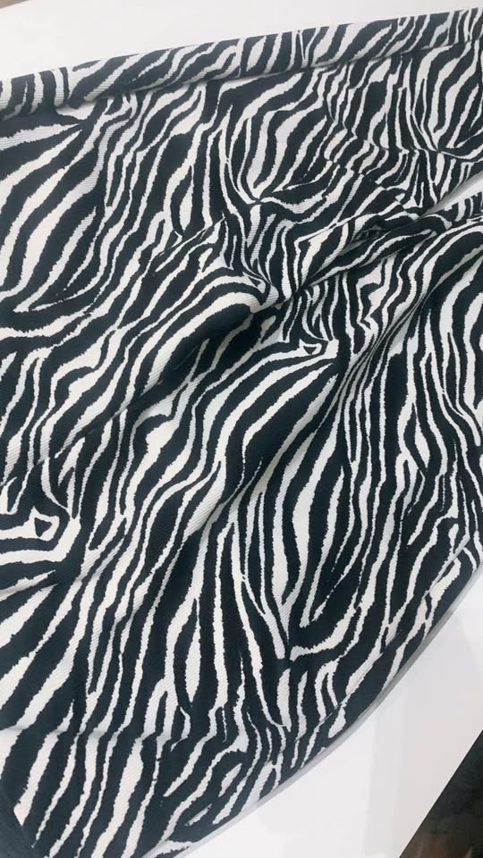 FOR SALE: Stand out in these chic Zara zebra pants! 🦓 - photo 3