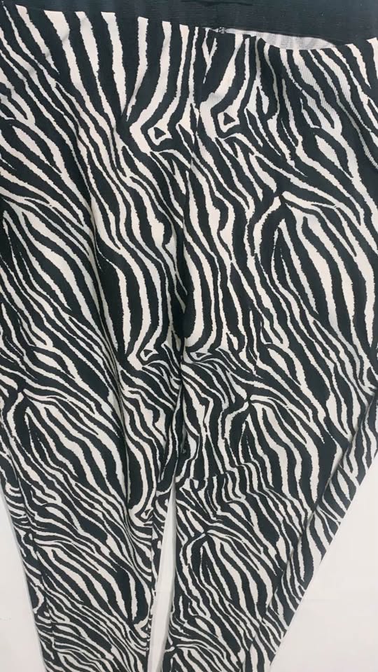FOR SALE: Stand out in these chic Zara zebra pants! 🦓 - photo 4