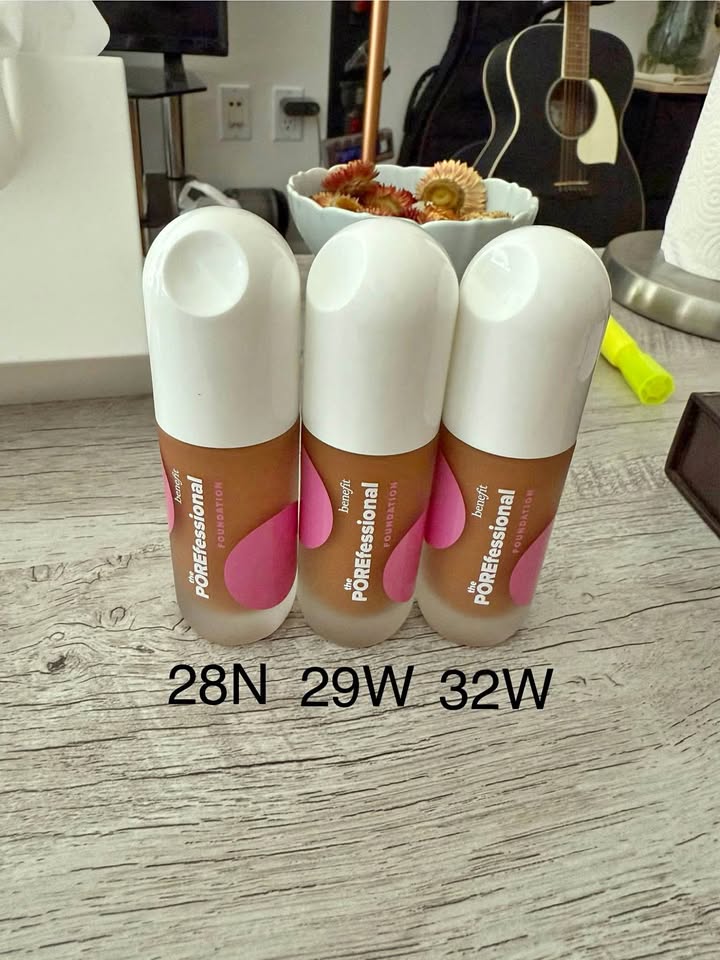 Benefit Poredessional foundation