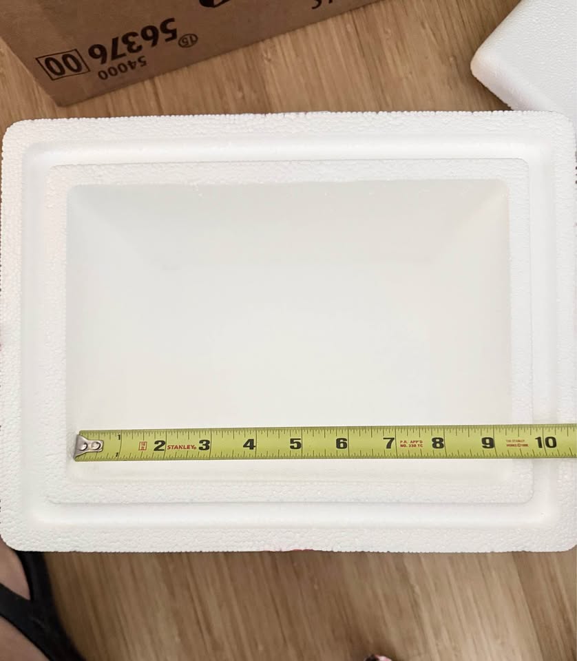 Free small styrofoam box - photo 4