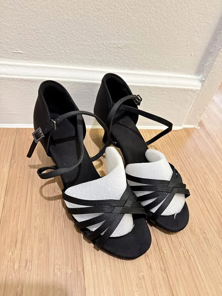 Latin Dance Shoes thumbnail