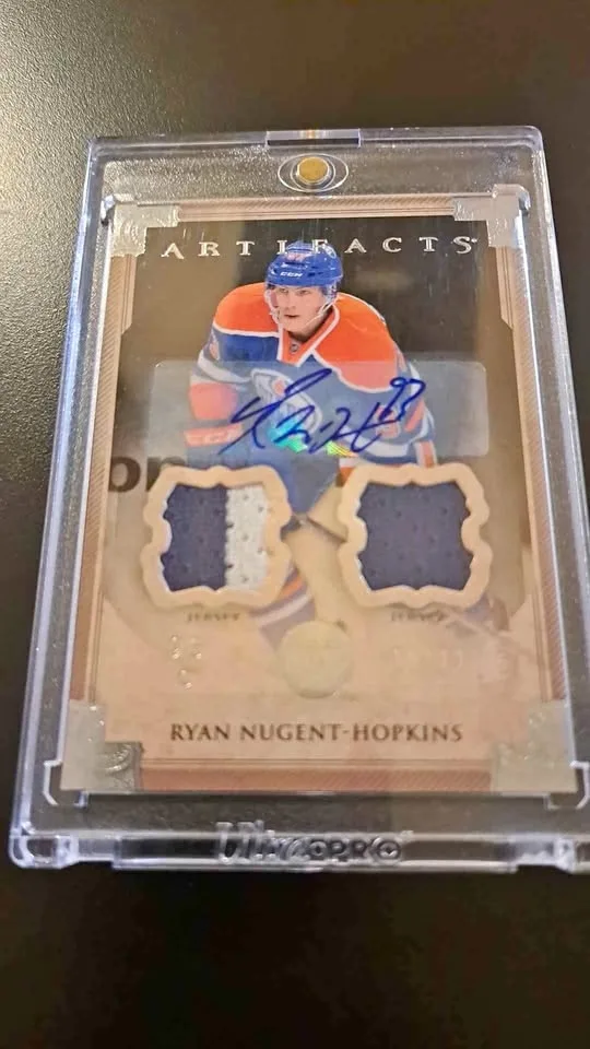 2013 - 14 Upper Deck Ryan Nugent-Hopkins 10/12 Auto thumbnail