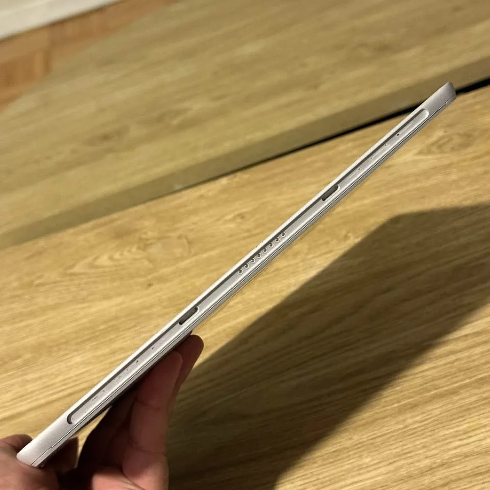 Microsoft Surface Go - 8/128 GB - Intel Pentium R image indicator(7)