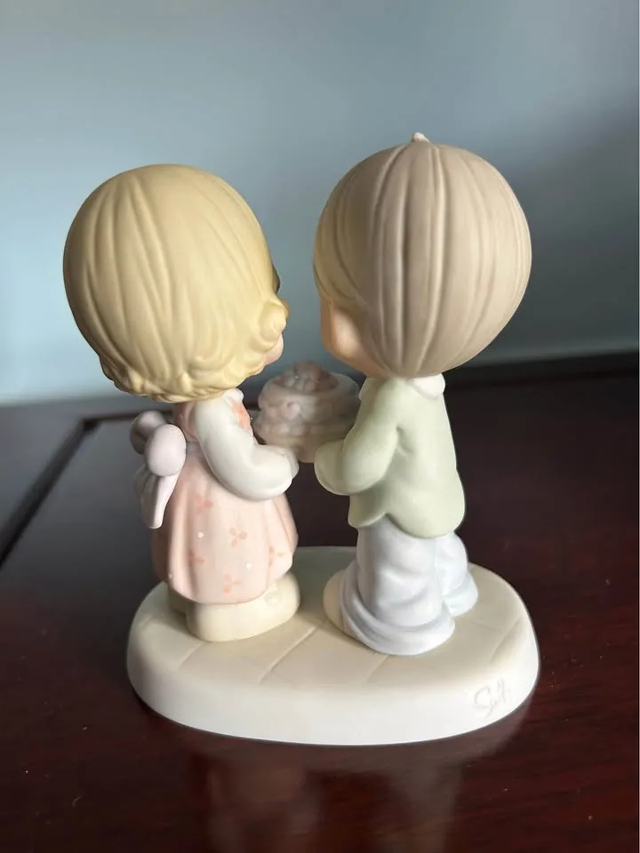 Precious Moments - Happy Birthday to Our Love - 114021 image indicator(2)