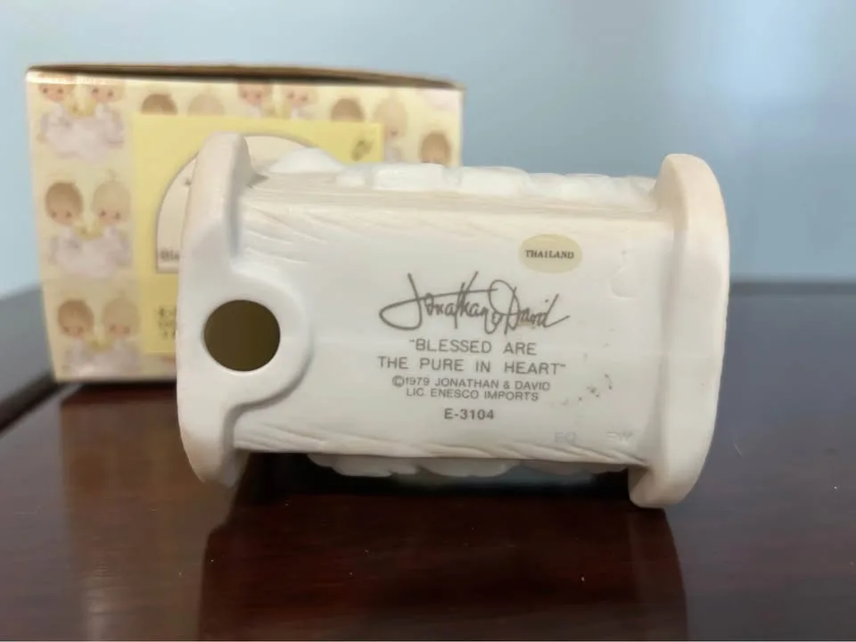 Precious Moments Figurines image indicator(5)