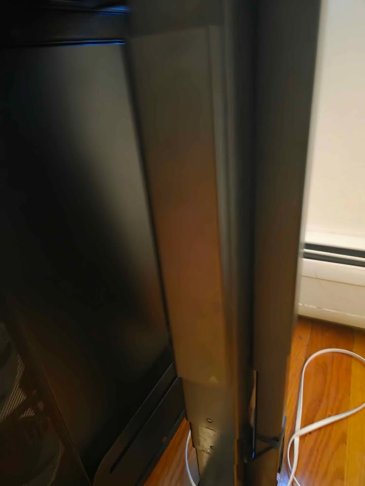 Lg oled 27 inch monitor/ secret lab magnus pro desk - photo 3