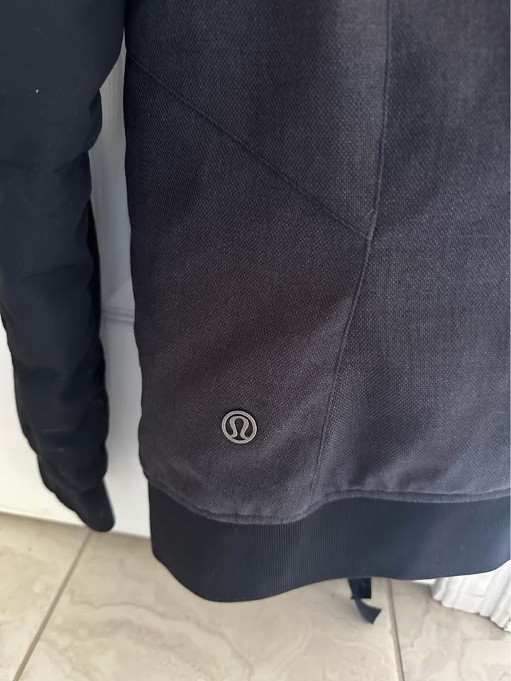 Lulu Lemon Women’s Jacket - photo 3