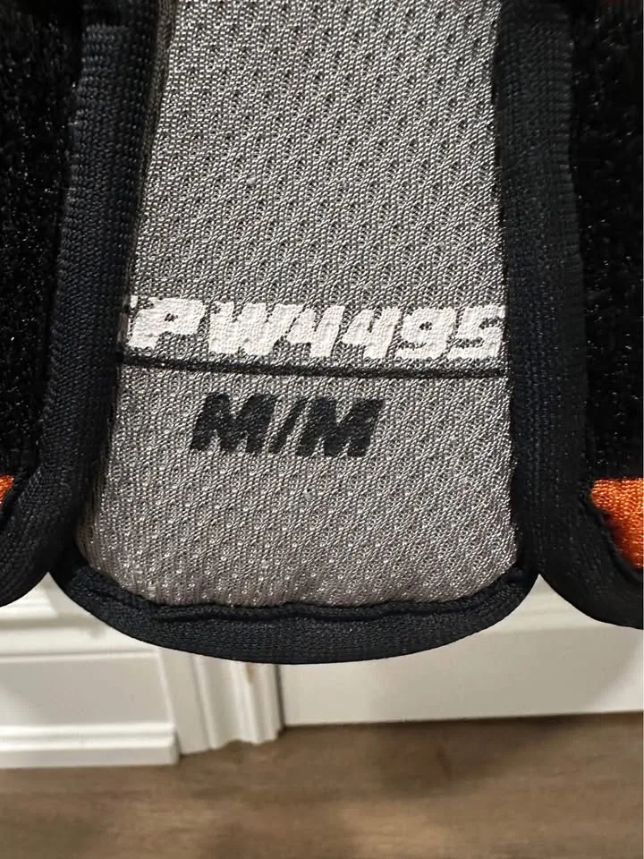 Hockey Shoulder Pads - Junior Medium image indicator(3)