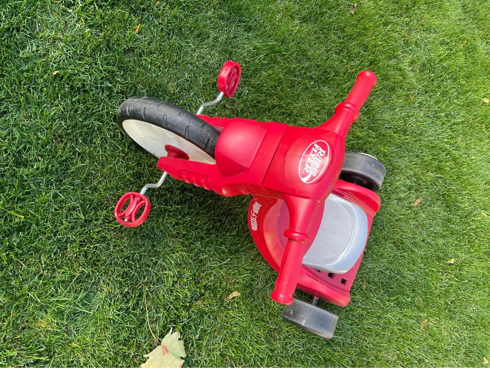 Radio Flyer Big Wheels bicycle - photo 2