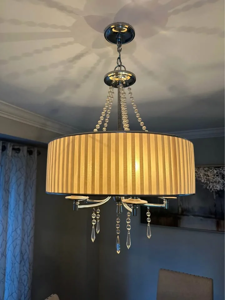 Chandelier- cream image indicator(2)