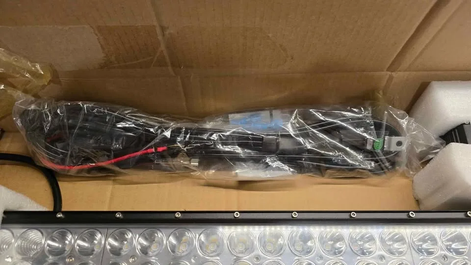 LED light bar 52" with 2 4" Pods image indicator(2)