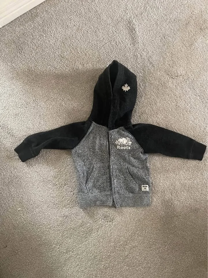 Roots 12-18 month sweater with zipper image indicator(2)