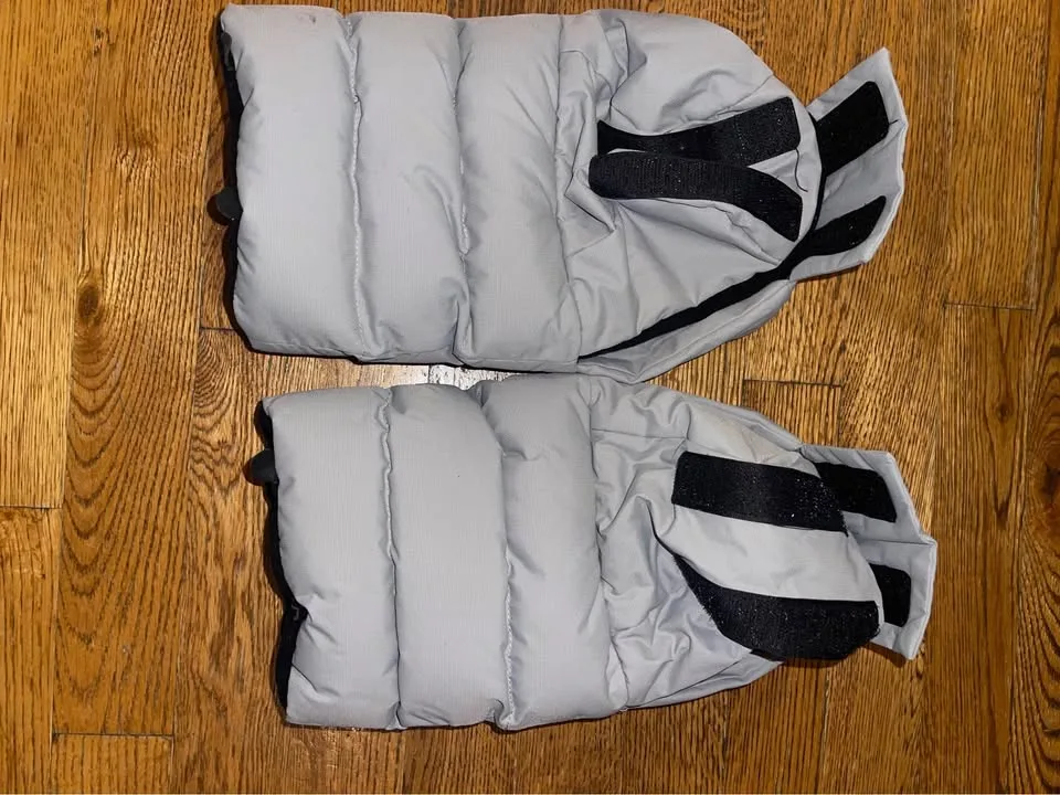 Kombi stroller mitts image indicator(3)