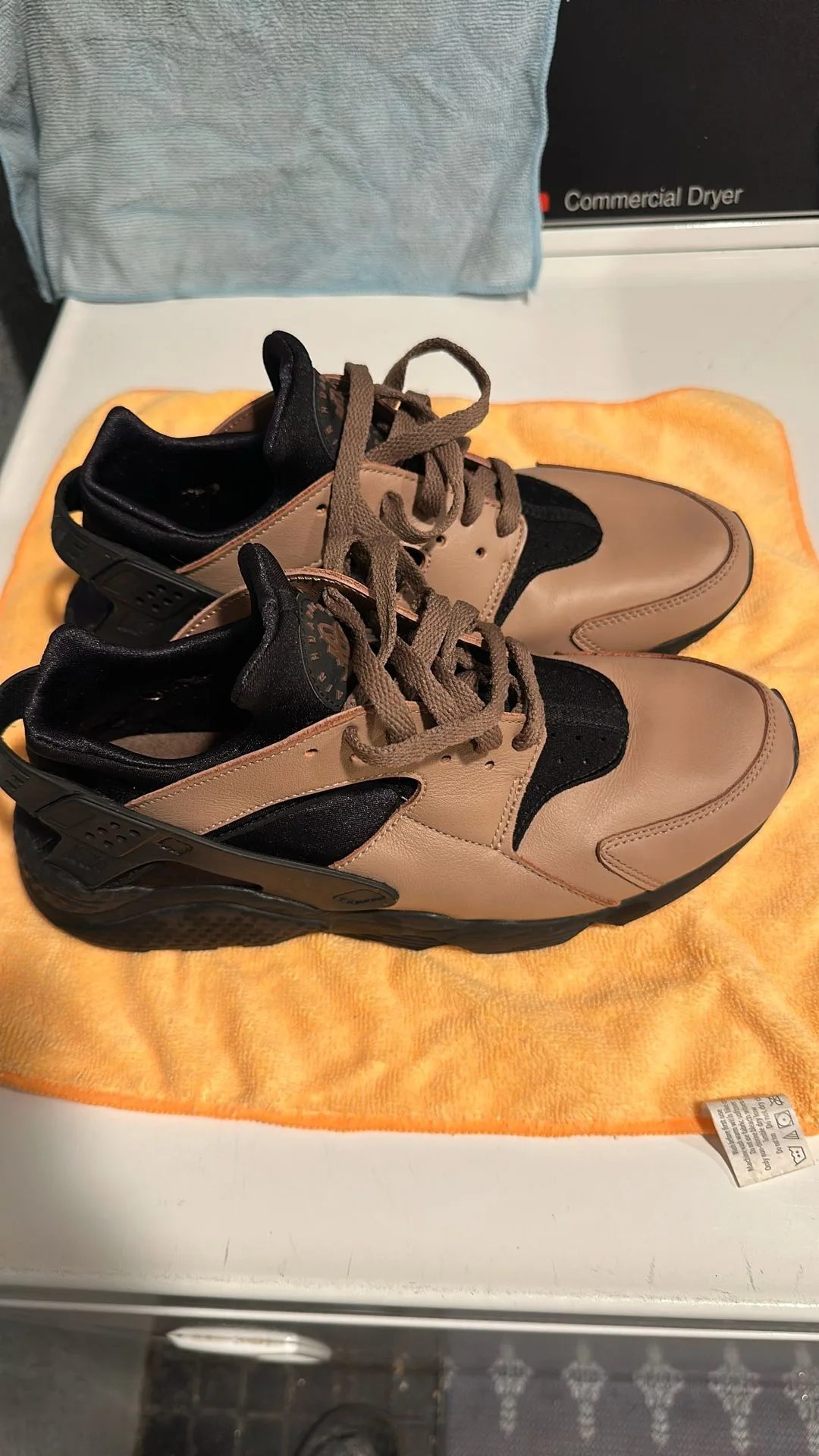 Nike Air Huarache LE "Toadstool thumbnail