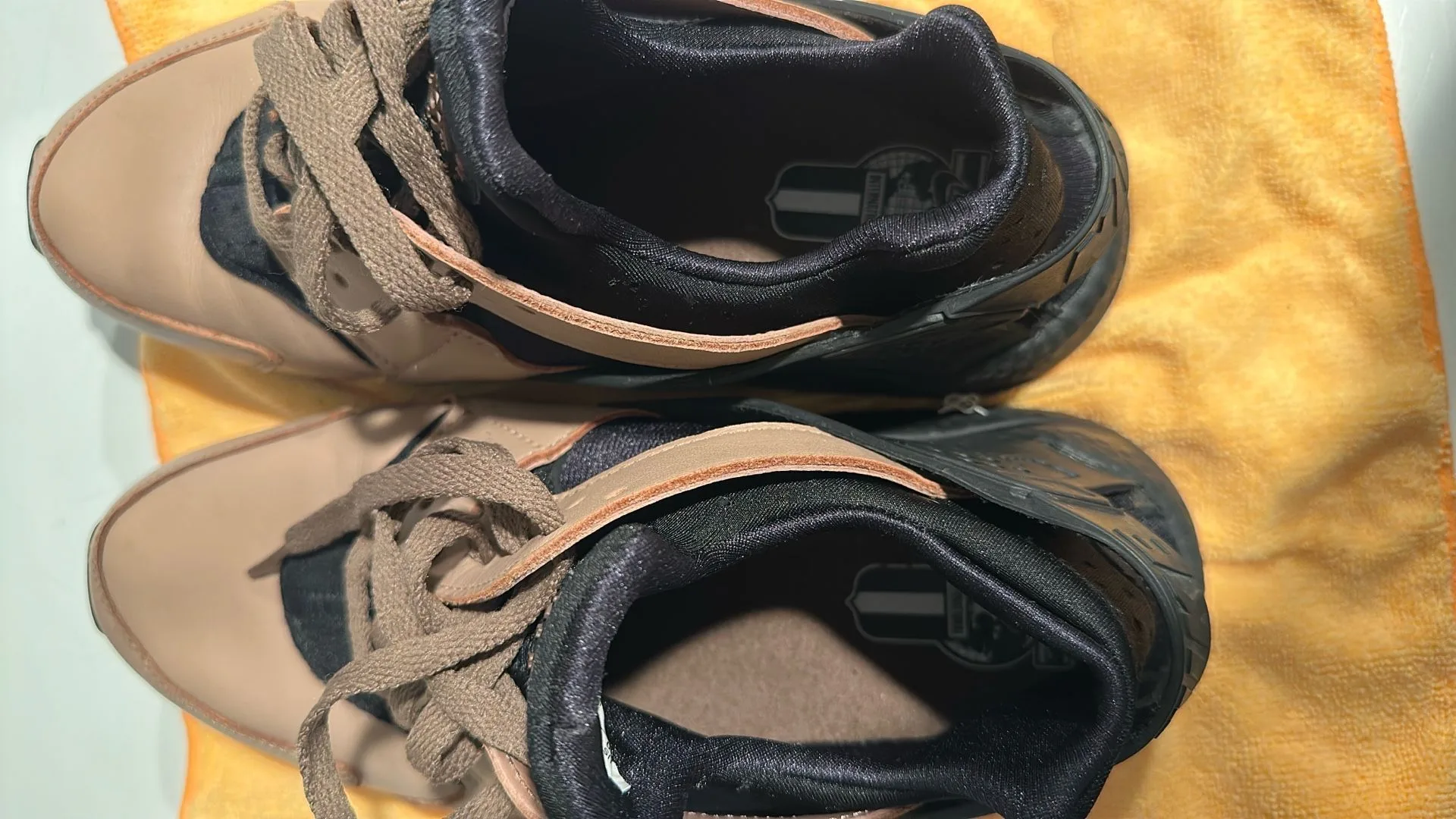 Nike Air Huarache LE "Toadstool image indicator(6)