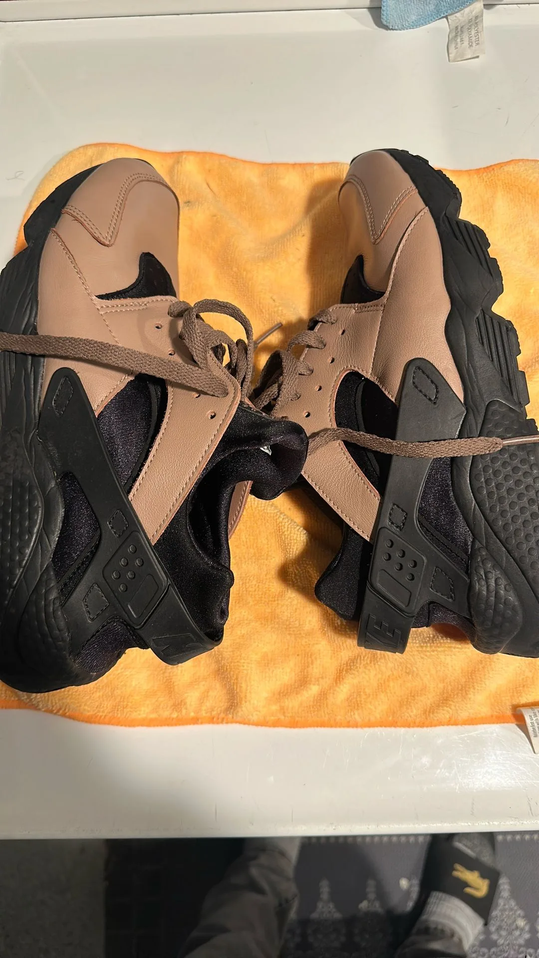 Nike Air Huarache LE "Toadstool image indicator(7)