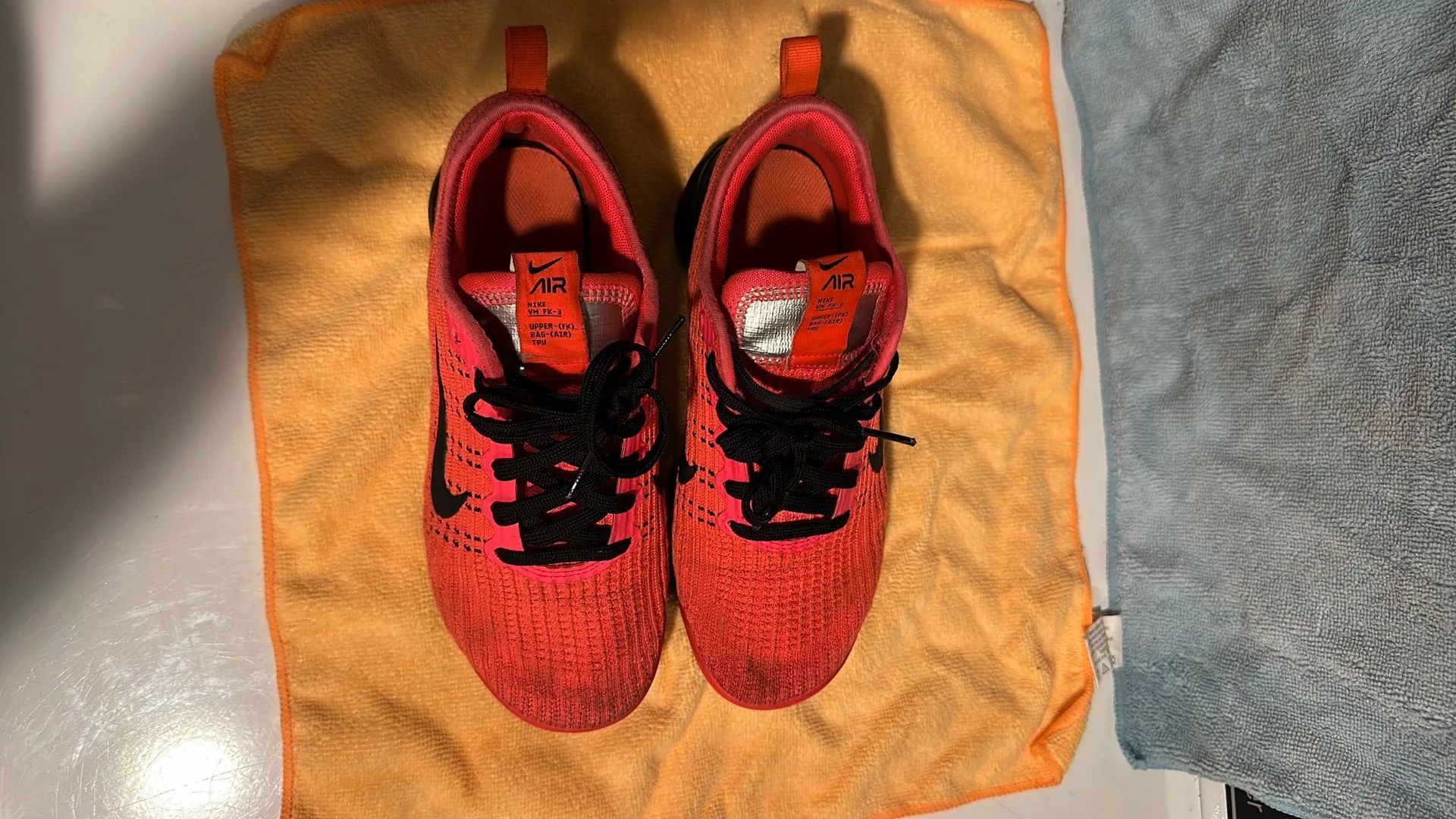 Nike Air VaporMax Flyknit 3 Size 4y image indicator(4)