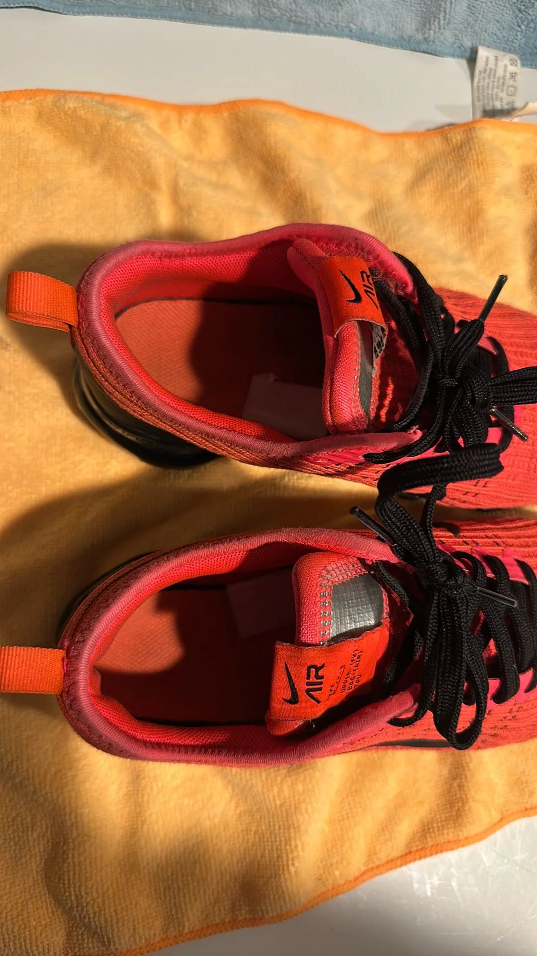 Nike Air VaporMax Flyknit 3 Size 4y image indicator(8)