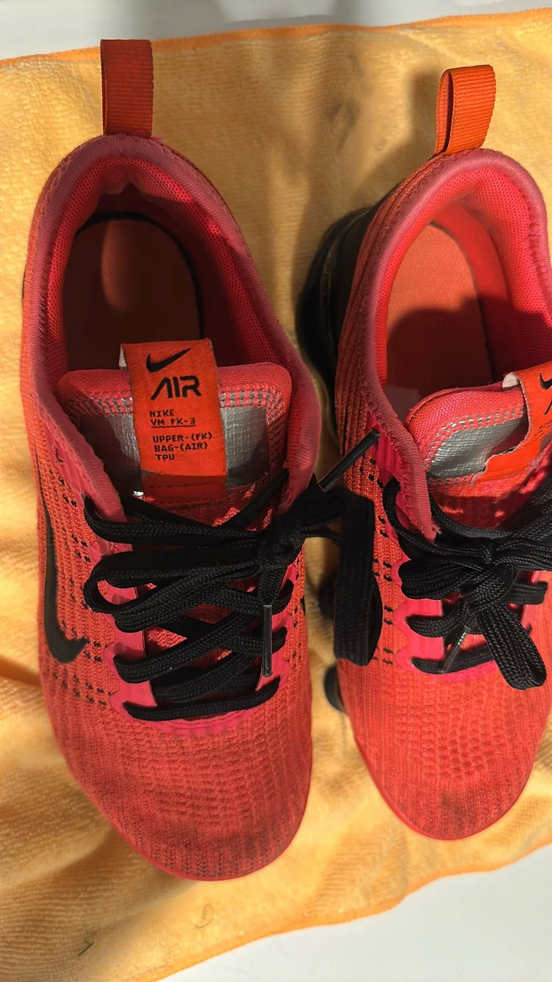 Nike Air VaporMax Flyknit 3 Size 4y image indicator(9)