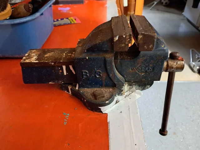 Vintage Table Vice, Made in England thumbnail