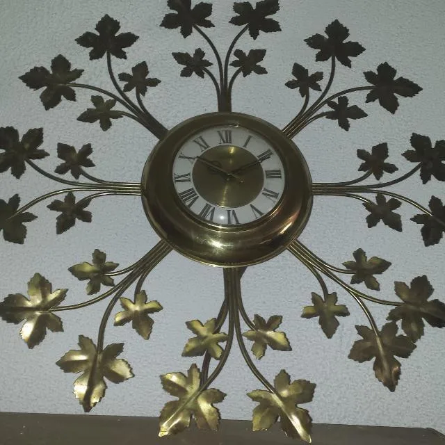 ANTIQUE BRASS UNITED MAPLE LEAF SUNBURST LARGE WALL CLOCK thumbnail