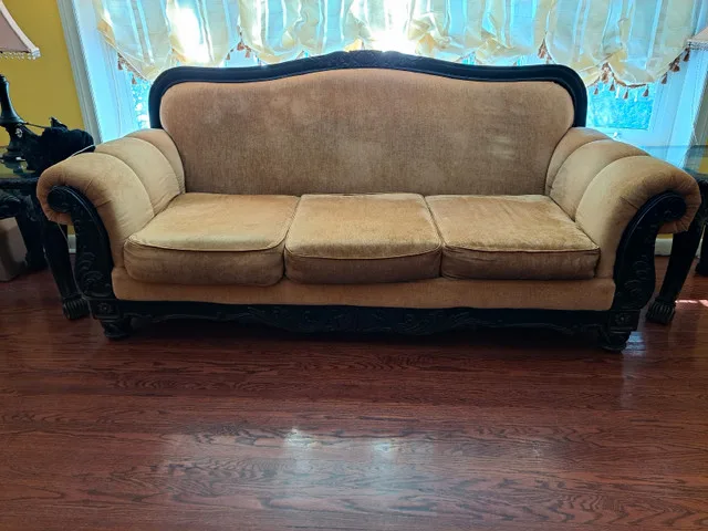 Vintage Sofa Set Britannia Rose Collection thumbnail