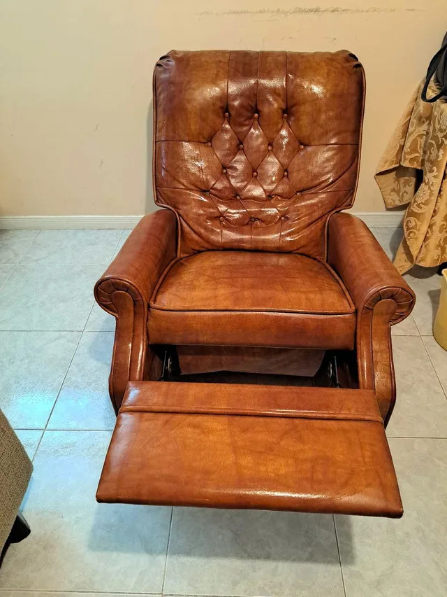 Vintage Recliner Immaculate Condition thumbnail