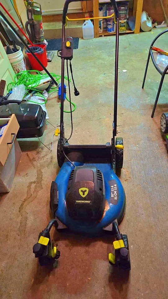 Yardworks Lawn Mower Corded thumbnail