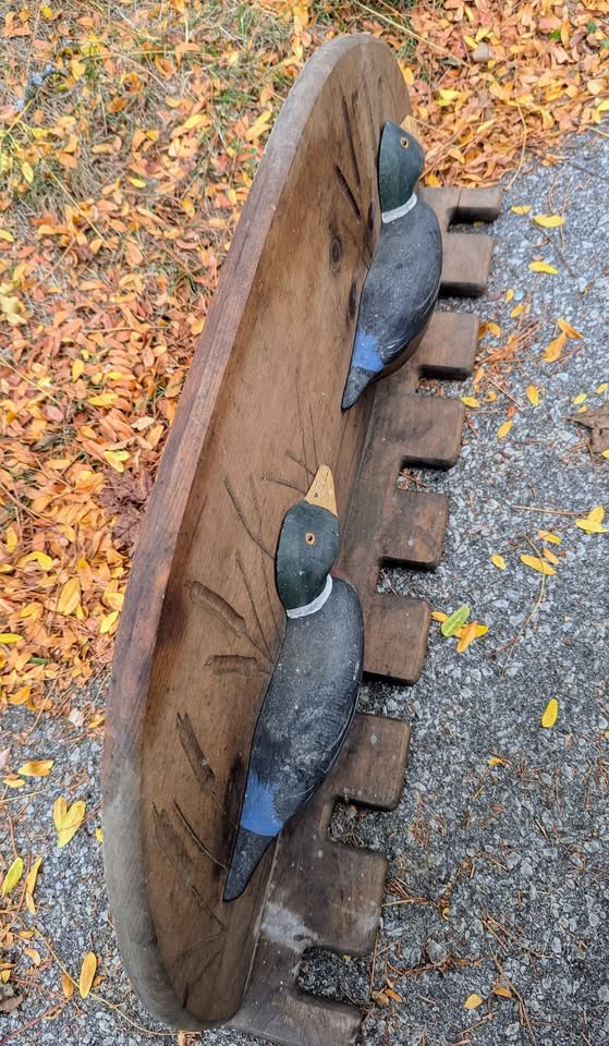 Vintage Hand-Carved Wooden Duck Wall Rack - photo 2
