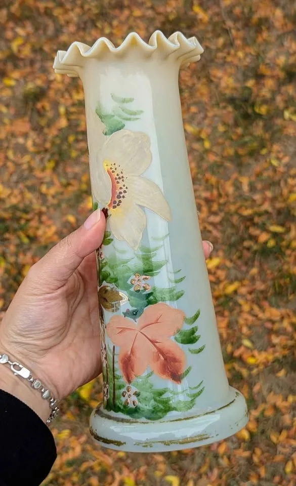 Hand-Blown/Painted Antique Milk Glass Vase image indicator(4)