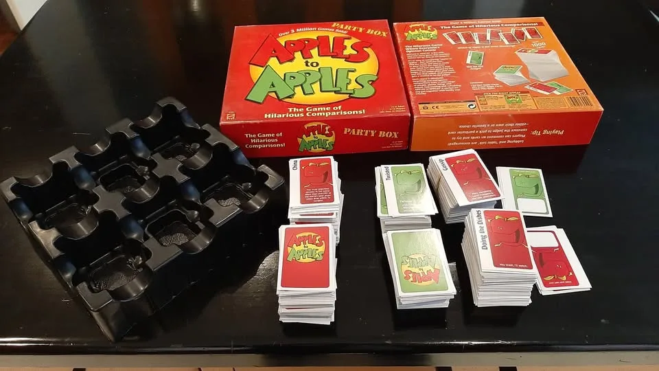 Board Game - Apples to Apples image indicator(8)