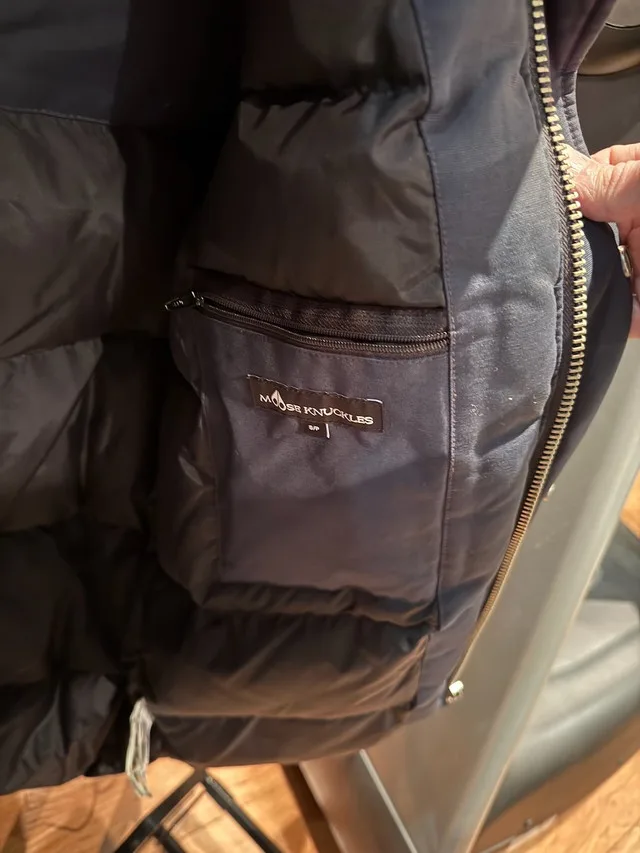 Moose Knuckles Stirling Parka – Navy / White Fur – Size Small image indicator(3)