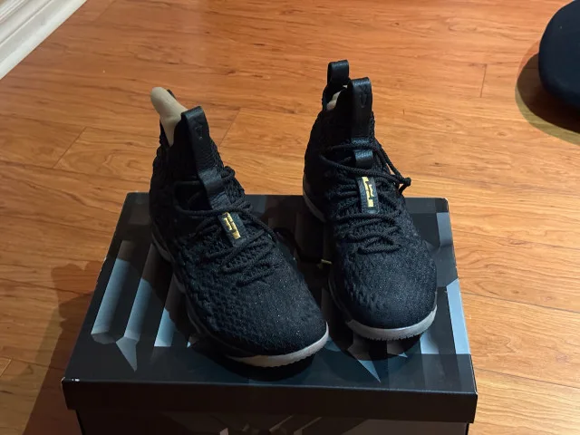 Nike LeBron 15 “Black/Metallic Gold” – Size 11 (Men’s) image indicator(4)