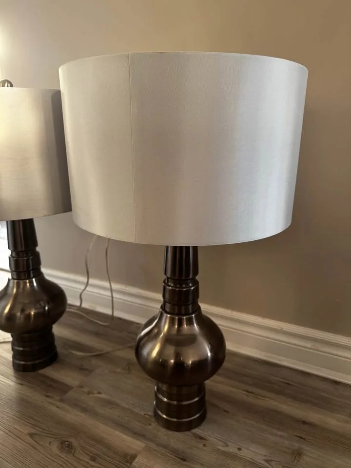 Set of 2 table lamps image indicator(4)
