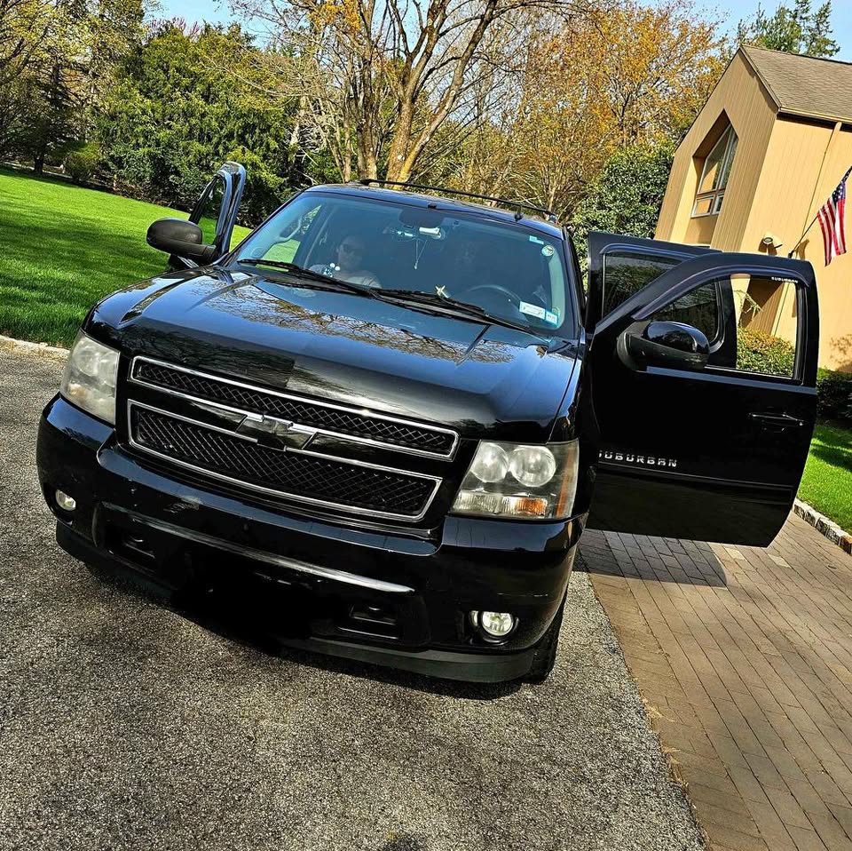 2010 Chevrolet Suburban 1500 · LT Sport Utility 4D