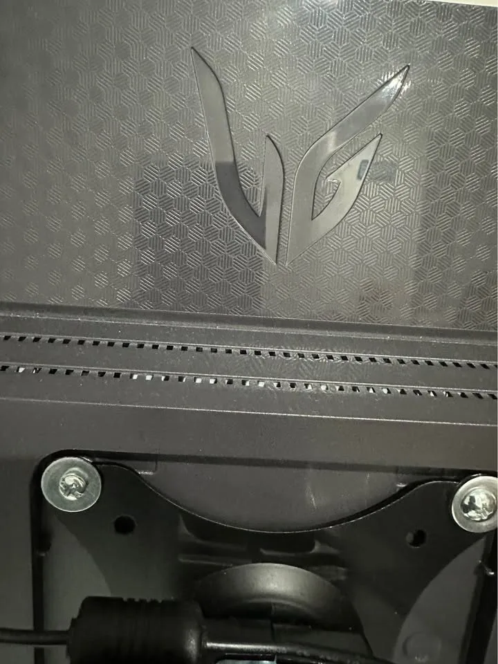 LG ULTRAGEAR QHD 1440p MONITOR G-SYNC 165hz 2560x1440 4k at 60hz image indicator(2)