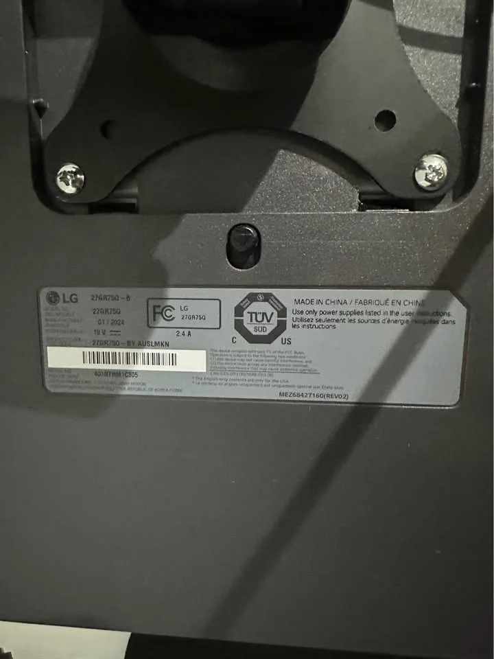 LG ULTRAGEAR QHD 1440p MONITOR G-SYNC 165hz 2560x1440 4k at 60hz image indicator(5)